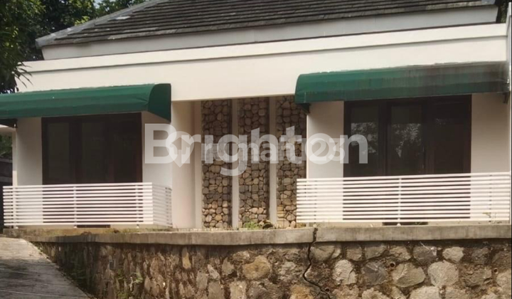 Rumah Bangunan Modern Lokasi Strategis Dekat Lotte Mall Bintaro Tangerang Selatan