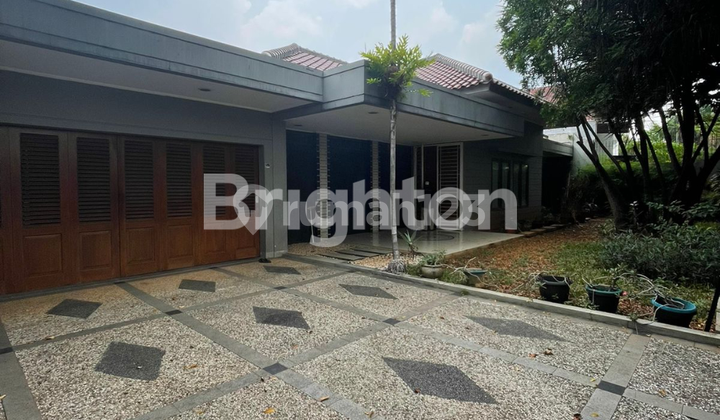 Rumah Asri Strategis Halaman Luas Dalam Komplek Elite Pondok Indah Jakarta Selatan