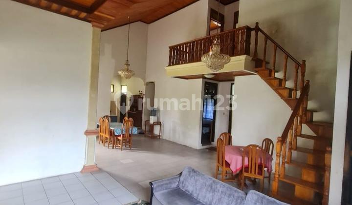 Villa Asri with a Spacious Yard, Located in Cipanas, Puncak, Cianjur, West Java Villa Asri with a Spacious Yard, Located in Cipanas, Puncak, Cianjur, West Java