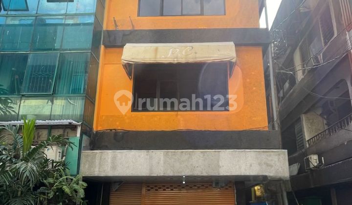 STRATEGIC SHOPHOUSE JUST A STEPS AWAY FROM MRT PANGLIMA POLIM STATION, SOUTH JAKARTA 1