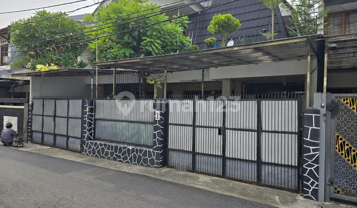 Rumah Strategis Dekat Universitas Indonesia Salemba Menteng Jakarta Pusat Rumah Strategis Dekat Universitas Indonesia Salemba Menteng Jakarta Pusat
