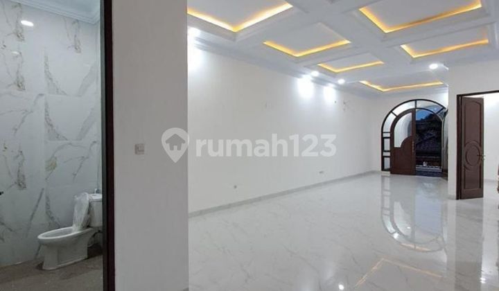 Rumah Mewah Dalam Komplek Elit Jalan Benda, Jagakarsa 11