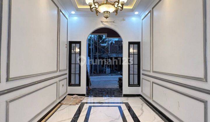 Rumah 2 Lantai Siap Huni Hadap Utara Dalam Townhouse Exclusive di Jagakarsa  4