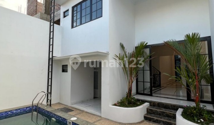 Rumah Mewah European Classic Konsep Split Level di Jagakarsa  12