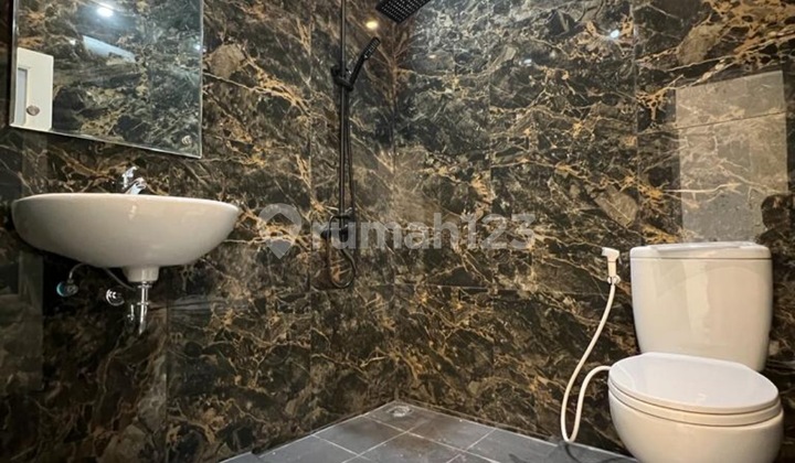 Rumah Mewah European Classic Konsep Split Level di Jagakarsa  22