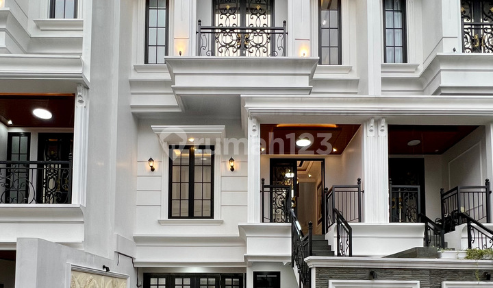 Rumah Mewah Lokasi Premium Dekat Pintu Toll Andara Cilandak