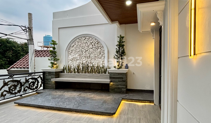Rumah Mewah Dalam Cluster Exclusive Di Kawasan Andara Cilandak 5