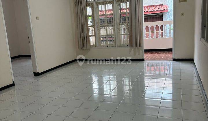 Disewakan Rumah Bagus Lingkungan Nyaman Kebayoran Baru 2
