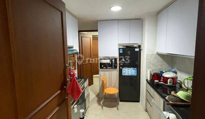 Apartemen Hayam Wuruk 94 m2 Semi Furnish  2