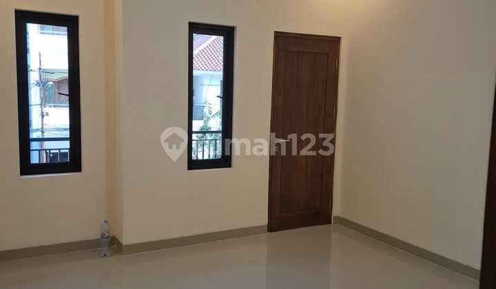 Rumah Kedoya 240 M2 Buy 1 Get 1 2