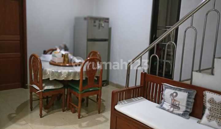 Tomang House 9 X 15 SHM 2