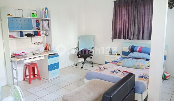 Rumah Jembatan Besi 4 Lantai Beton