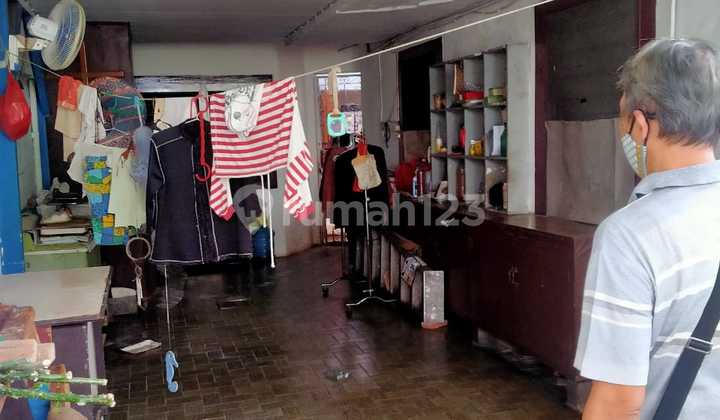 Di Bawah Njop Gajah Mada Kota 182 M2