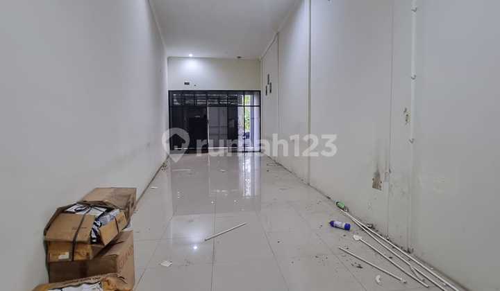 Shophouse in Sukorejo Area, Kendal 2