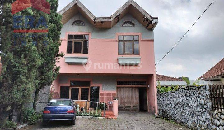 Rumah Strategis Hitung Tanah Mainroad Lembang Bandung 1