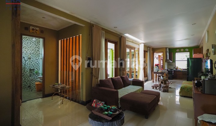 Comfortable Strategic House Lebak Bulus South Jakarta