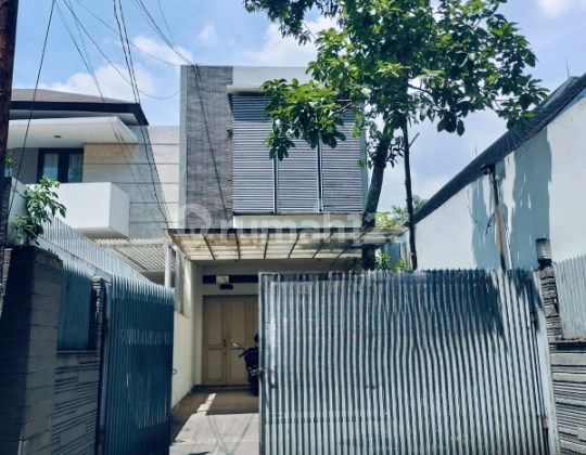 Rumah Premium Kawasan Elit Jl. Lombok Tengah Kota Bandung Rumah Premium Kawasan Elit Jl. Lombok Tengah Kota Bandung