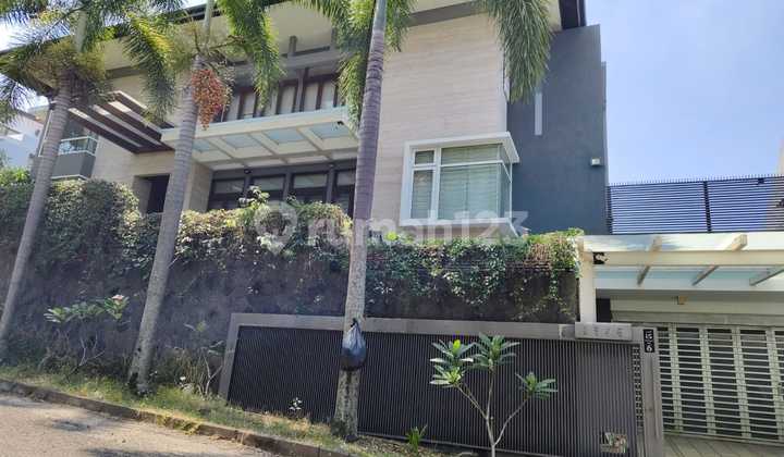 Rumah Mewah 3 Lantai Setra Duta Bandung
