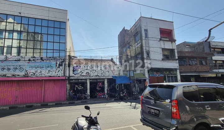 Bangunan hitung Tanah Strategis Mainroad Jalan Veteran Bandung 1