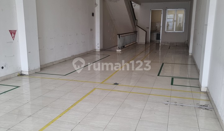 Ruko Tengah Kota Cocok Untuk Kantor, Cafe, Showroom. 2