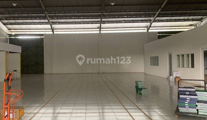Gudang sewa baru area arteri Yos Sudarso dekat pelabuhan Semarang 1