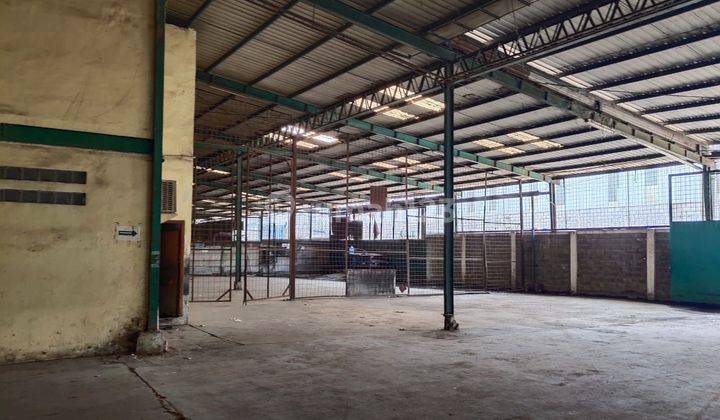 Gudang siap pakai besar dan luas, dilingkungan LIK Semarang. 2