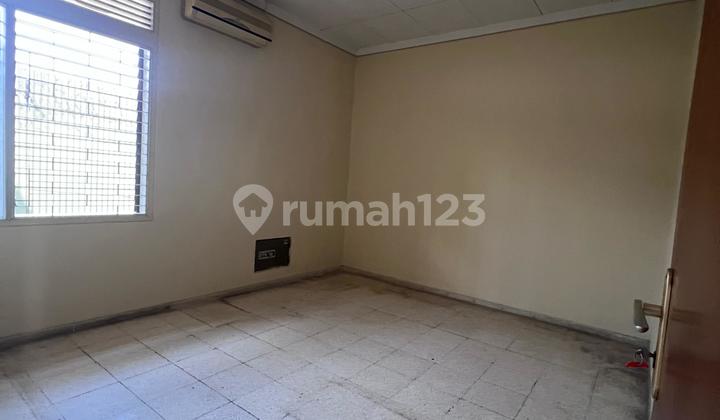 School Environment Shop House, Semarang City area. 2