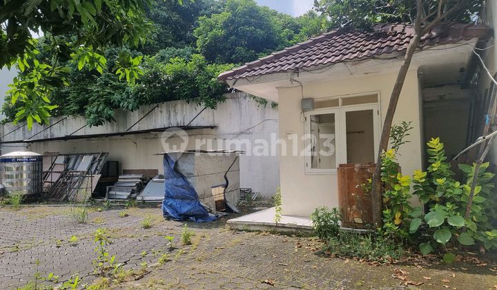 Two-story Commercial Space in Premium Upper Semarang Location, Suitable for Business, Cafe, Restaurant, Ample Parking.