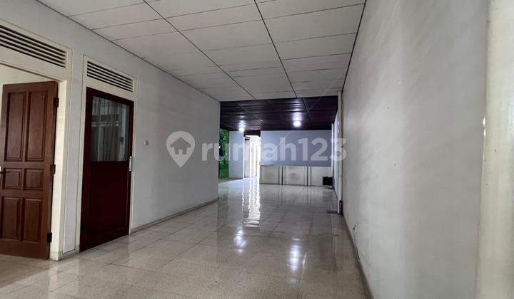 School Environment Shop House, Semarang City area. 1