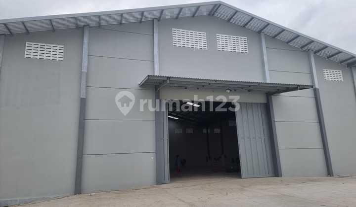 Gudang Baru Luas Menengah,parkir Luas. Gudang Baru Luas Menengah,parkir Luas.