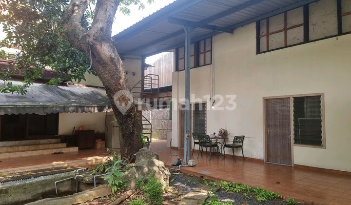 Rumah Halaman Luas Sekali Tengah Kota, Strategis Sekali 1