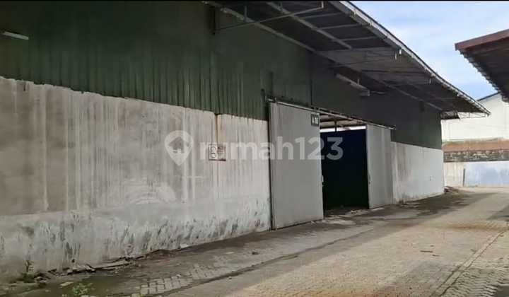 Gudang Produksi Jalur Pantura, Umk Kabupaten. 1