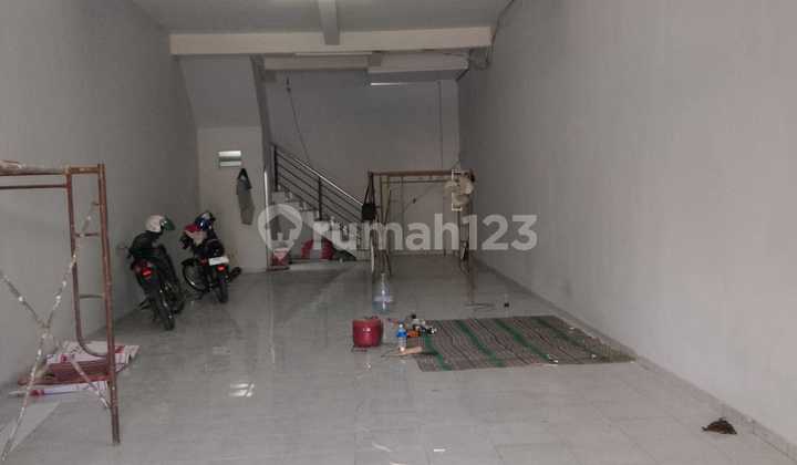 Ruko Area Ramai Perdagangan, Perbankan dan Pendidikan 1