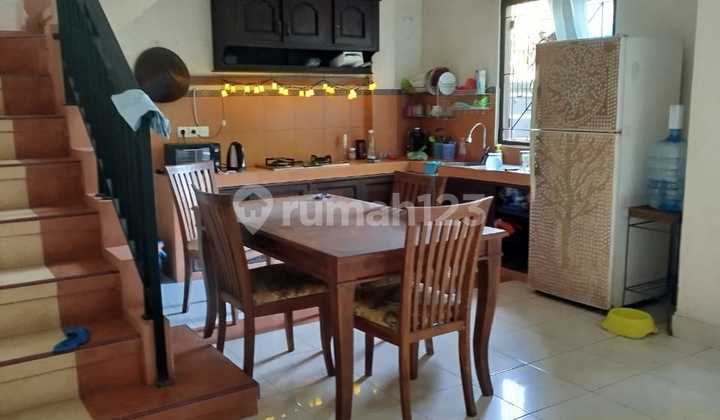 Rumah Furnished 3 Lantai, 4 Kamar Tidur, Harbour View di Jimbaran 1