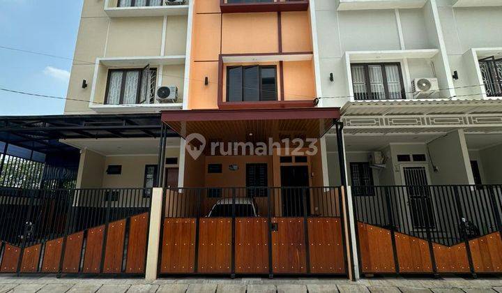 Dijual Rumah di Kedoya Jakarta Barat 1