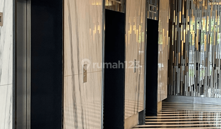 Dijual Turun Harga Ruang Kantor Premium di Gedung Plaza Slipi Palmerah  2