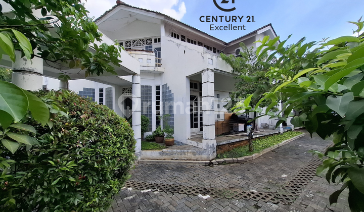 Dijual Rumah Nyaman dan Luas di Taman Bukit Kemang, Jakarta Selatan