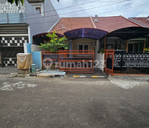 For Quick Sale: House with Extensive Land in Metro Permata, Tangerang For Quick Sale: House with Extensive Land in Metro Permata, Tangerang