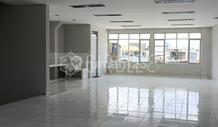 Ruko 3 Lantai Lokasi Ramai Cocok Semua Usaha Area Ramdan Bandung