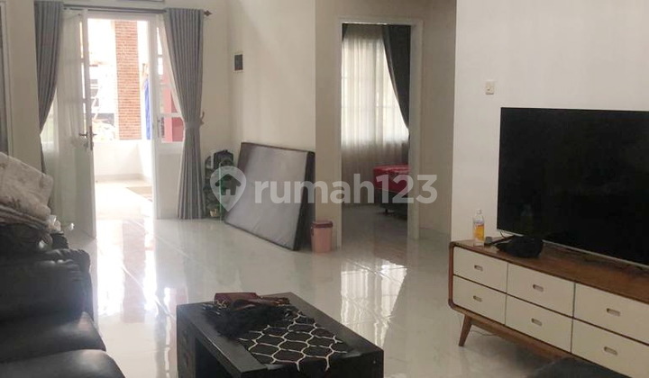 Rumah Premium Fully Furnished Lingkungan Asri di Kota Baru Parahyangan, Bandung 2