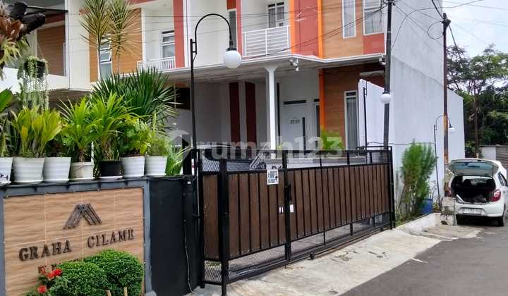 Beautiful 2-Story House Ready to Occupy at an Attractive Price in Graha Cilame Bandung 1