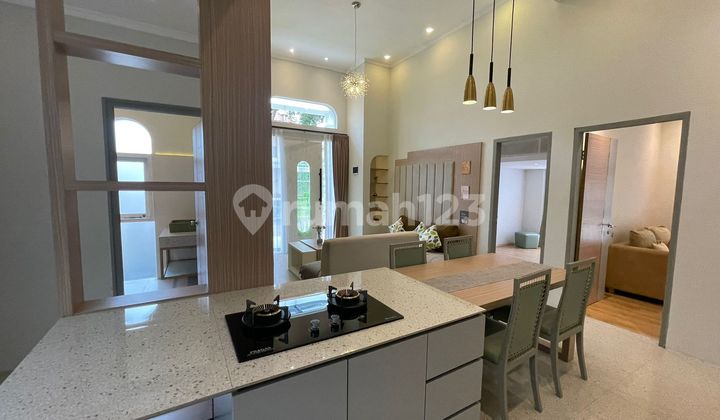 Rumah Premium Hook Design Eksklusif Full Furnished Kota Baru Parahyangan