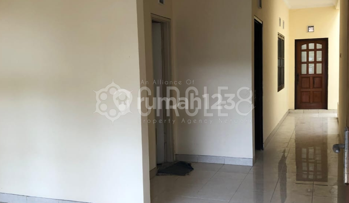 Rent a Nice Spacious Ready-to-Occupy House in Setra Duta Complex, Bandung 2