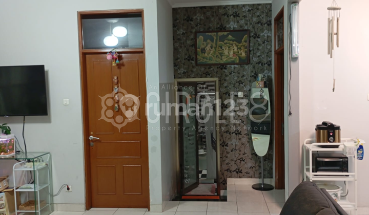 Negotiable Price! 2-Storey Spacious House with SHM in Nusa Hijau, North Cimahi 2