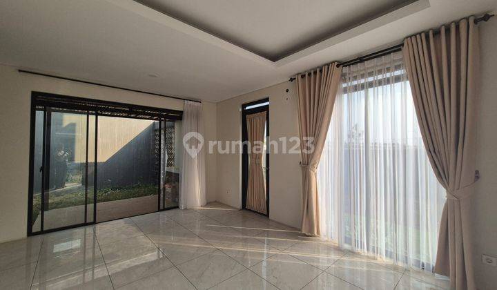 Sewa Keren Rumah Semi Furnished Kota Baru Parahyangan Bandung 1