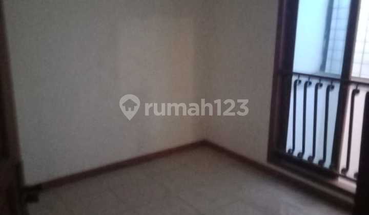 Strategic House in a Quiet Environment with Easy Access to Bandung at Graha Indah Cimindi 2