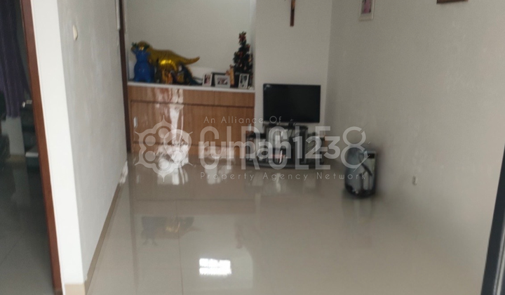 Rumah Modern Favorit Keluarga di Cimahi City View, Cimahi Utara