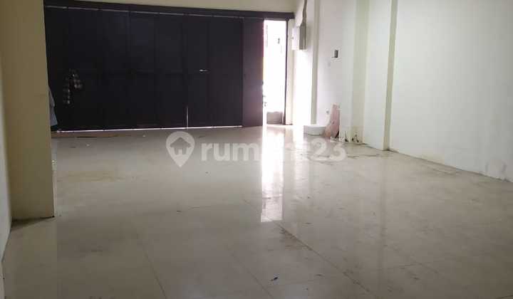 Ruko Siap Pakai Akses Mudah dan Lebar Ideal untuk Usaha di Sarijadi, Bandung