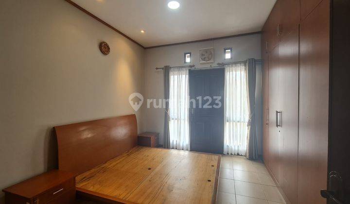 Sewa Rumah Keren Semi Furnished Kota Baru Parahyangan Bandung 2