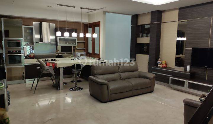 Sewa Eksklusif Rumah Mewah De Bale Pakuan di Ciumbuleuit, Bandung 1